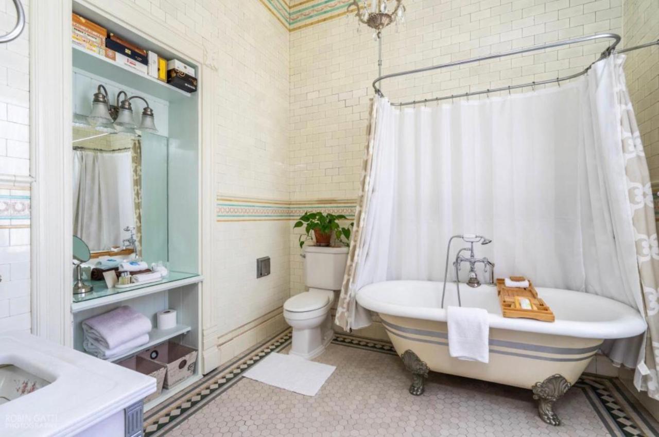 Burke Mansion Bed and Breakfast Μαίηκον Εξωτερικό φωτογραφία