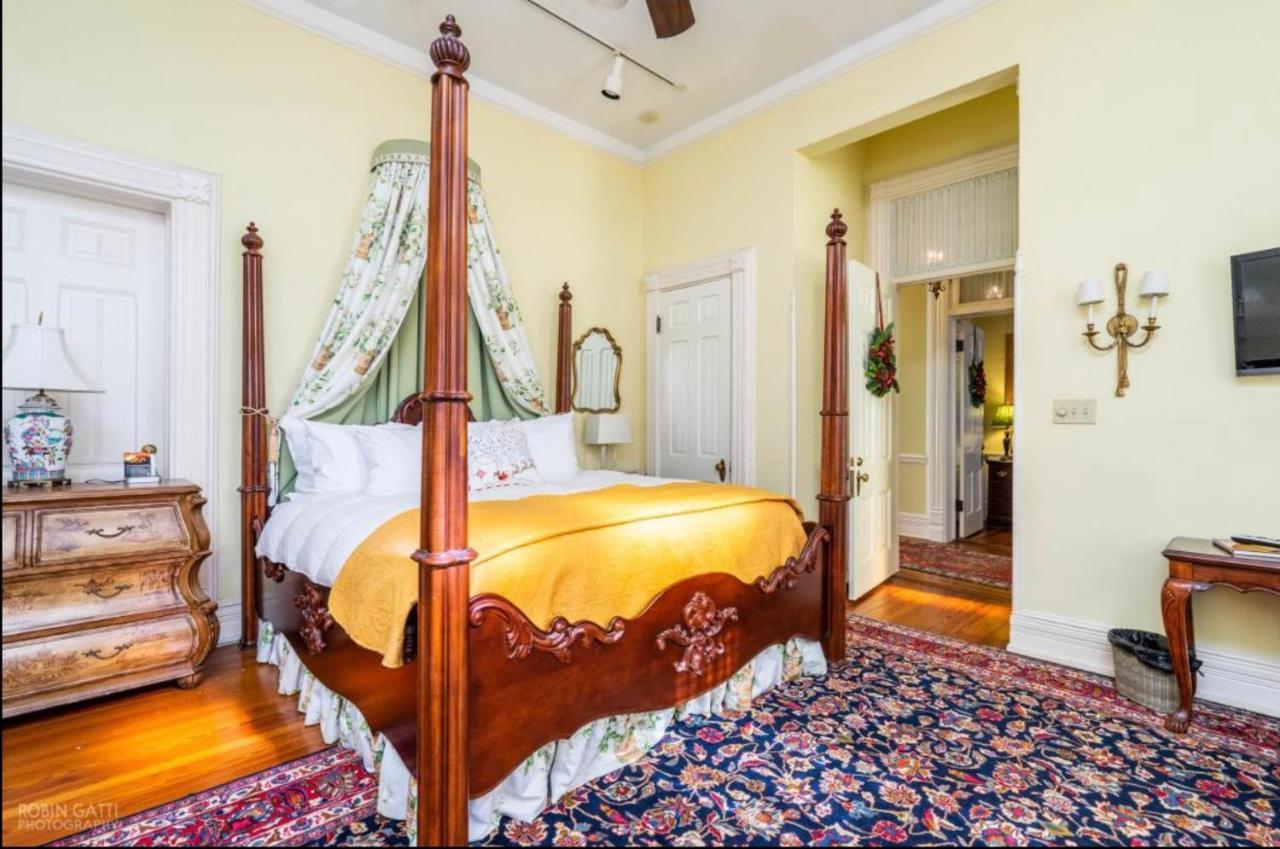 Burke Mansion Bed and Breakfast Μαίηκον Εξωτερικό φωτογραφία