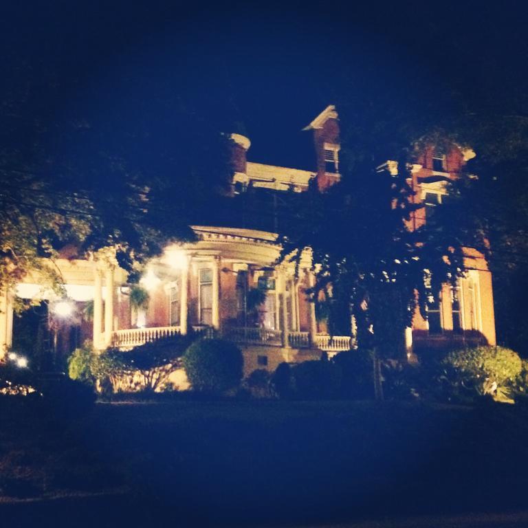 Burke Mansion Bed and Breakfast Μαίηκον Εξωτερικό φωτογραφία