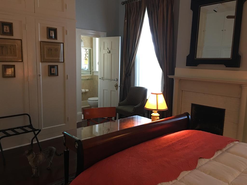 Burke Mansion Bed and Breakfast Μαίηκον Εξωτερικό φωτογραφία