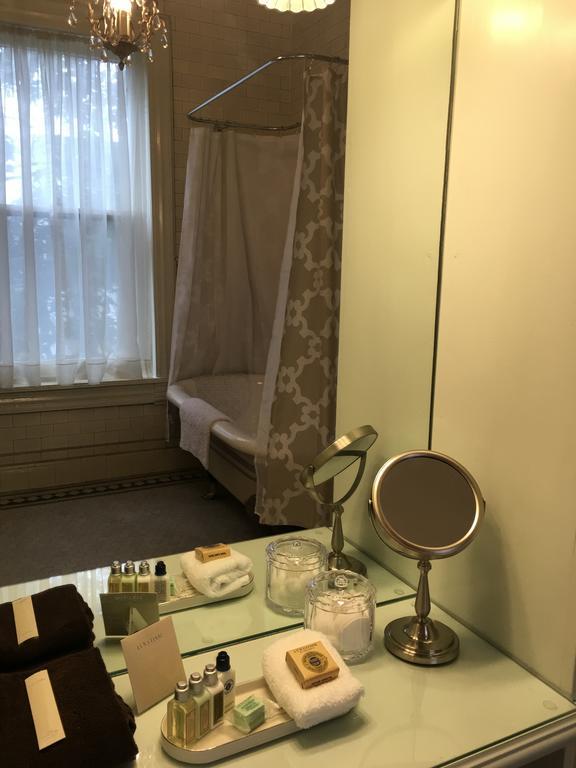 Burke Mansion Bed and Breakfast Μαίηκον Εξωτερικό φωτογραφία