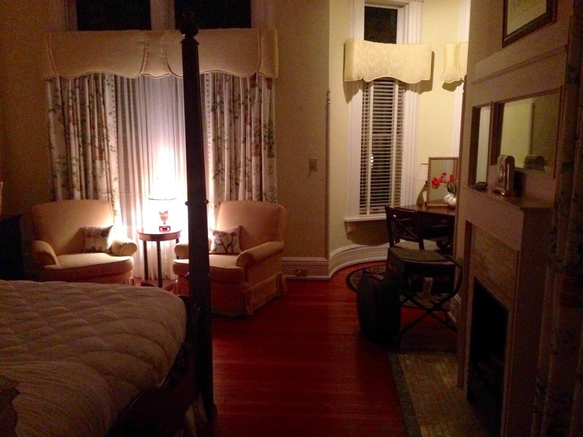 Burke Mansion Bed and Breakfast Μαίηκον Εξωτερικό φωτογραφία
