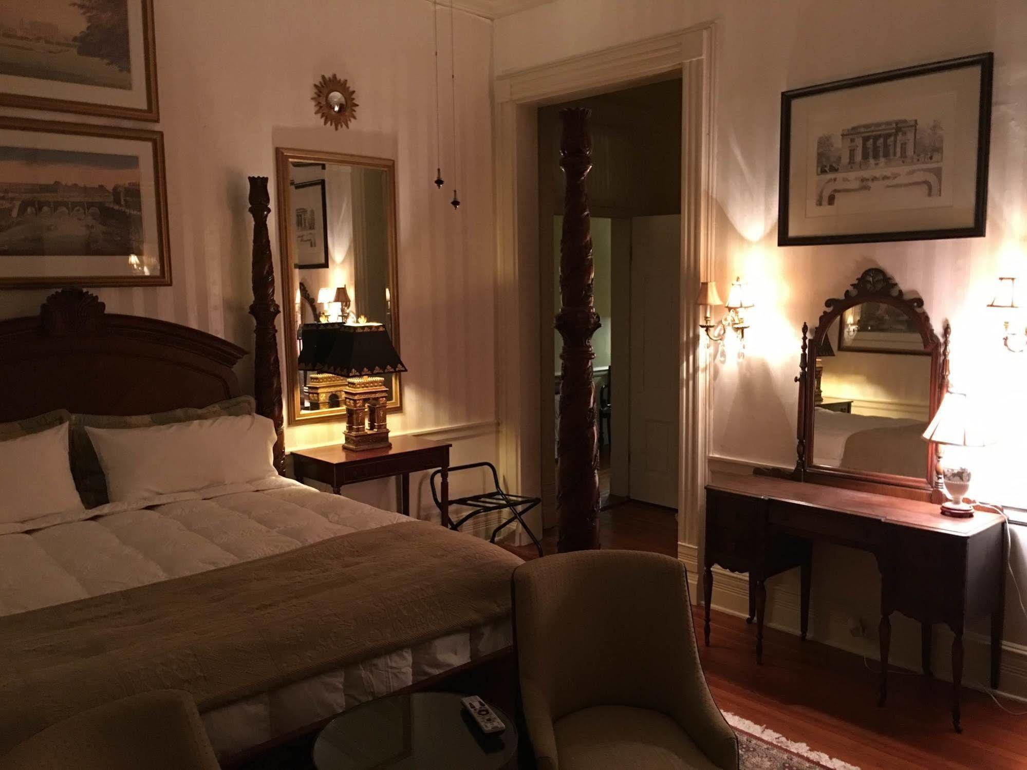 Burke Mansion Bed and Breakfast Μαίηκον Εξωτερικό φωτογραφία