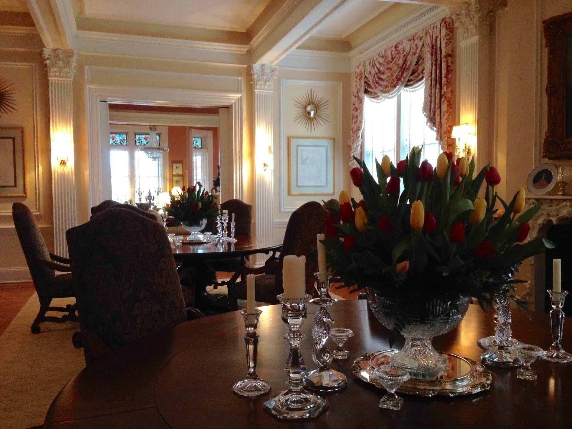 Burke Mansion Bed and Breakfast Μαίηκον Εξωτερικό φωτογραφία